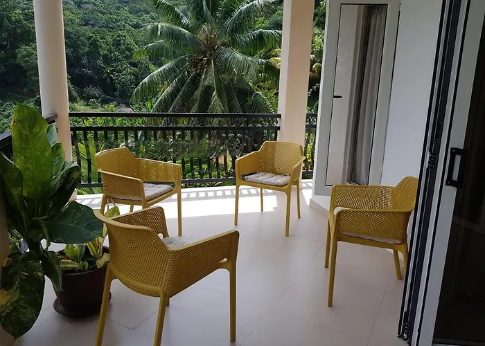 South Hill * Anse Royale